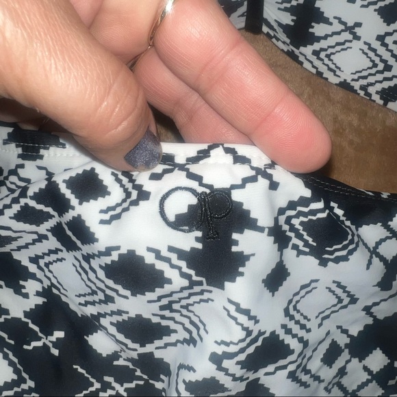 💐🌸💐 Bikini 👙 black and white color for women size XL 15/17 but fits like L . - Picture 8 of 9